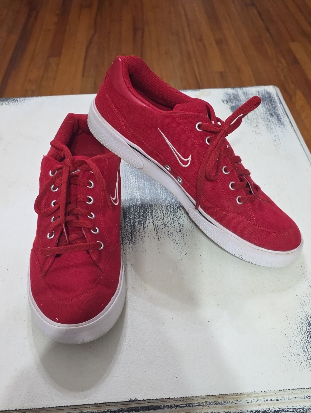 Nike Men's Sneakers Canvas Red/White Low Top Laces Casual Comfort Sz 10 EUC